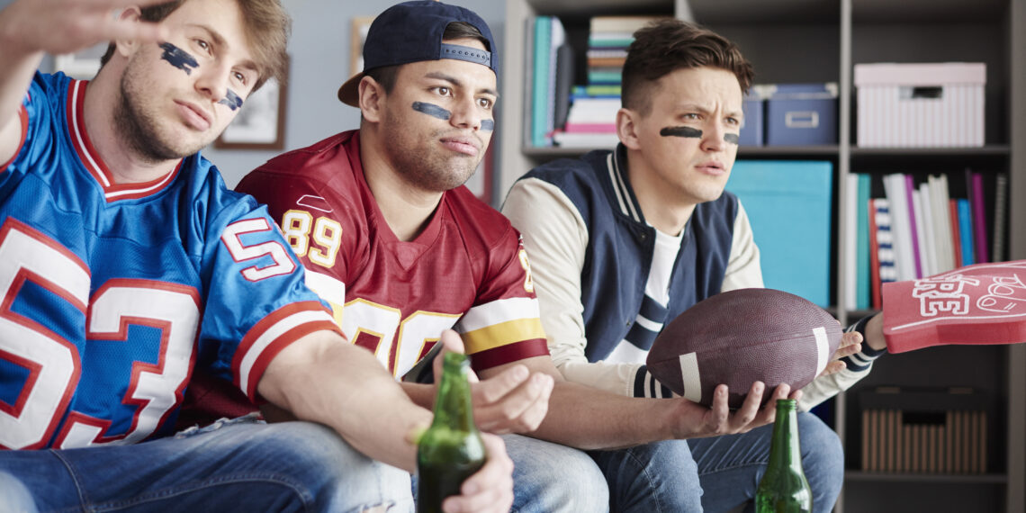 how much do nfl refs make