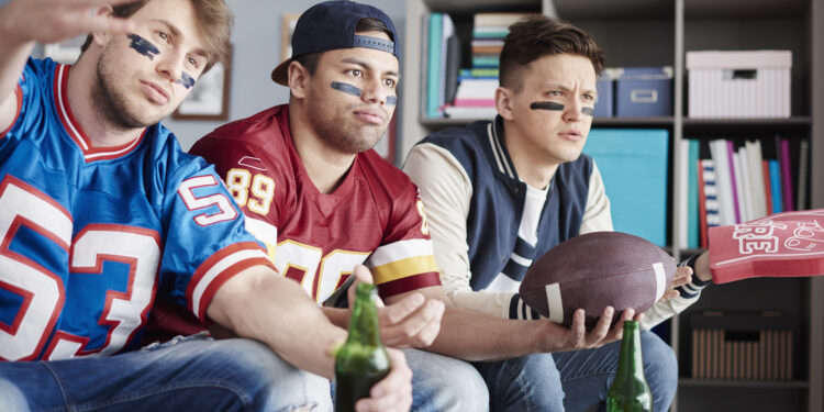 how much do nfl refs make